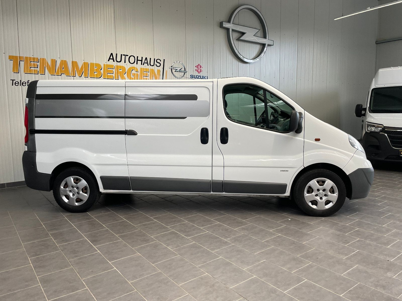 Opel Vivaro Kasten L2H1 2,9t Tüv Scheckheft Klima AHK - כלי רכב מסחרי קטן: תמונה 2 Opel Vivaro Kasten L2H1 2,9t Tüv Scheckheft Klima AHK - כלי רכב מסחרי קטן: תמונה 2