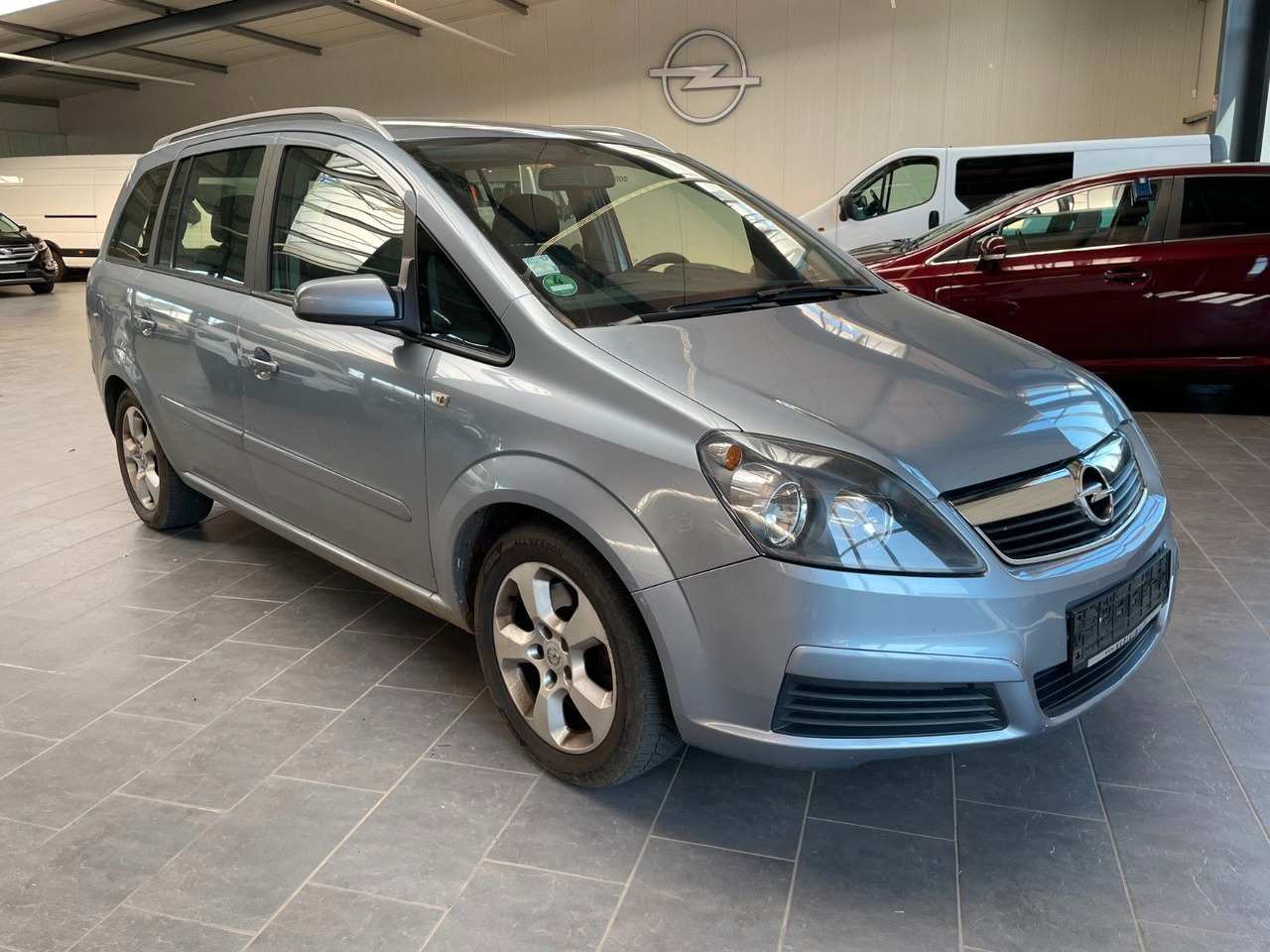Opel Zafira B Edition - כלי רכב מסחרי לנוסעים: תמונה 1 Opel Zafira B Edition - כלי רכב מסחרי לנוסעים: תמונה 1