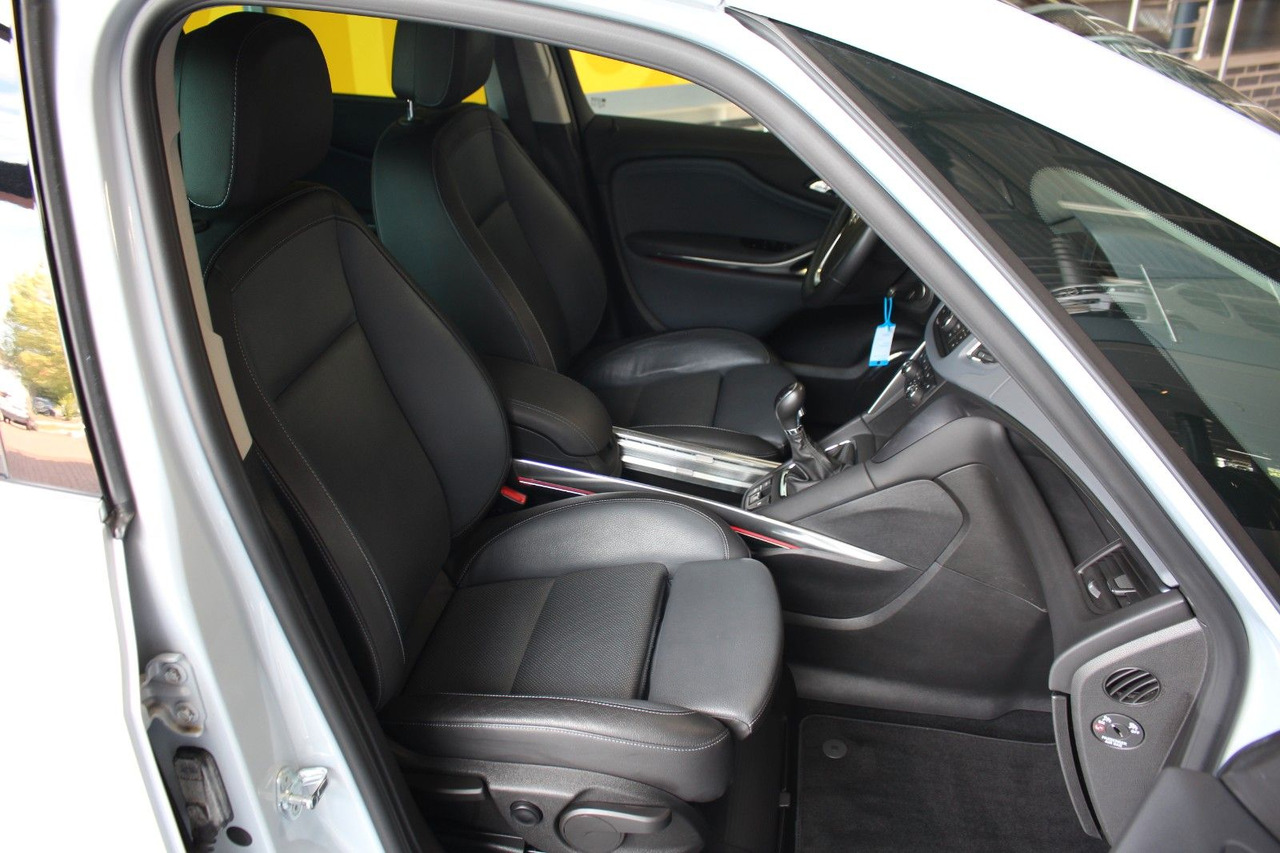 כלי רכב מסחרי לנוסעים Opel Zafira Tourer Navi Innovation Bi Xenon Bluetooth: תמונה 9