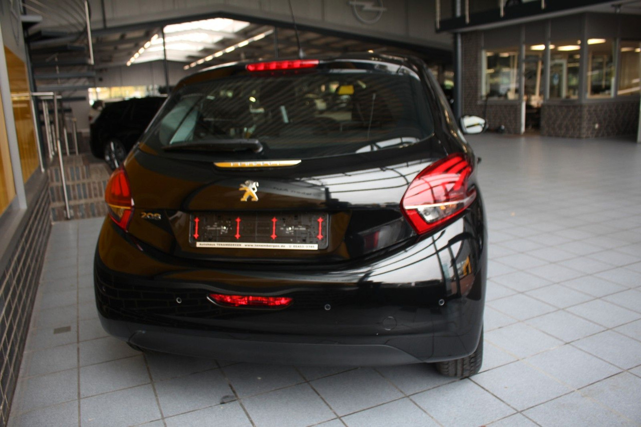 Peugeot 208 Active Klima PDC Sitzheizung Bluetooth - סדאן: תמונה 4 Peugeot 208 Active Klima PDC Sitzheizung Bluetooth - סדאן: תמונה 4