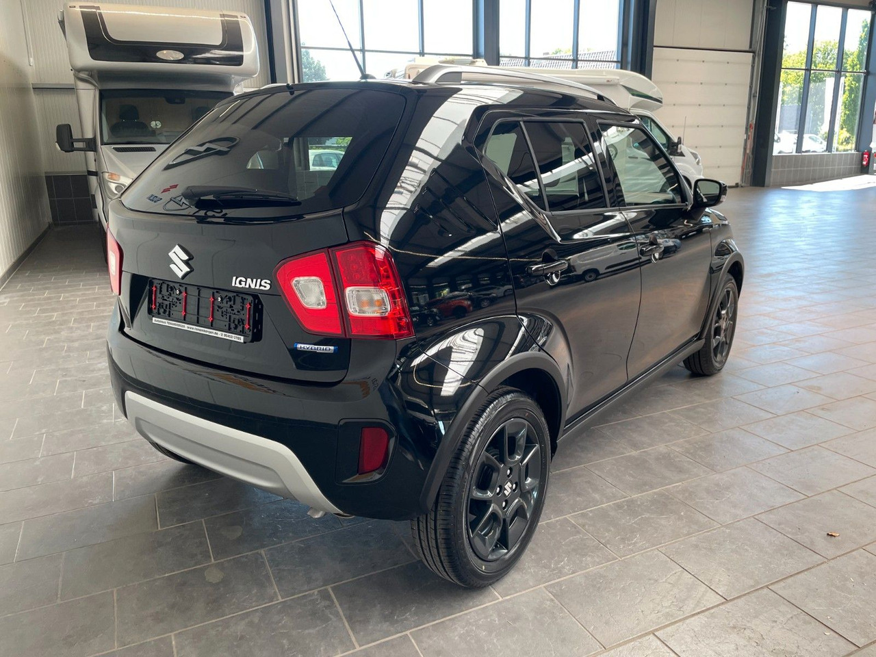 Suzuki Ignis Comfort+ Hybrid ,SHZ, Klimaauto., Tempomat - מכונית: תמונה 3 Suzuki Ignis Comfort+ Hybrid ,SHZ, Klimaauto., Tempomat - מכונית: תמונה 3
