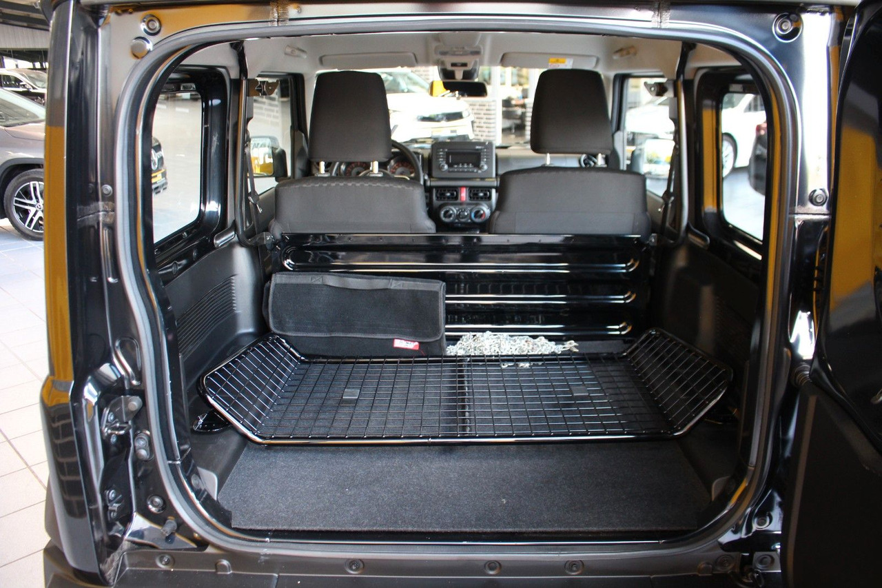 Suzuki Jimny zuschaltbarer Allradantrieb Allgrip - SUV: תמונה 5 Suzuki Jimny zuschaltbarer Allradantrieb Allgrip - SUV: תמונה 5