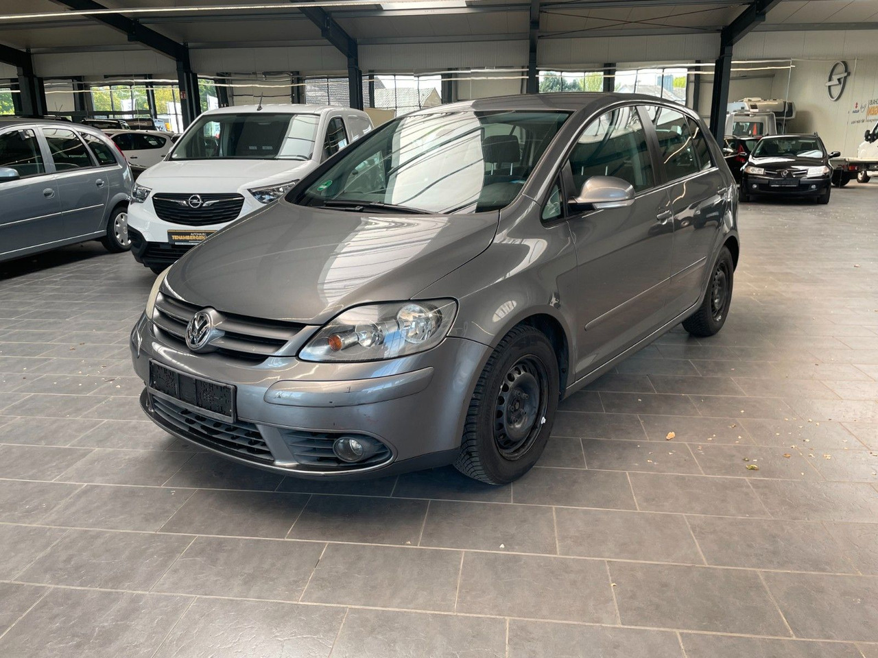 Volkswagen Golf Plus - כלי רכב מסחרי לנוסעים: תמונה 2 Volkswagen Golf Plus - כלי רכב מסחרי לנוסעים: תמונה 2