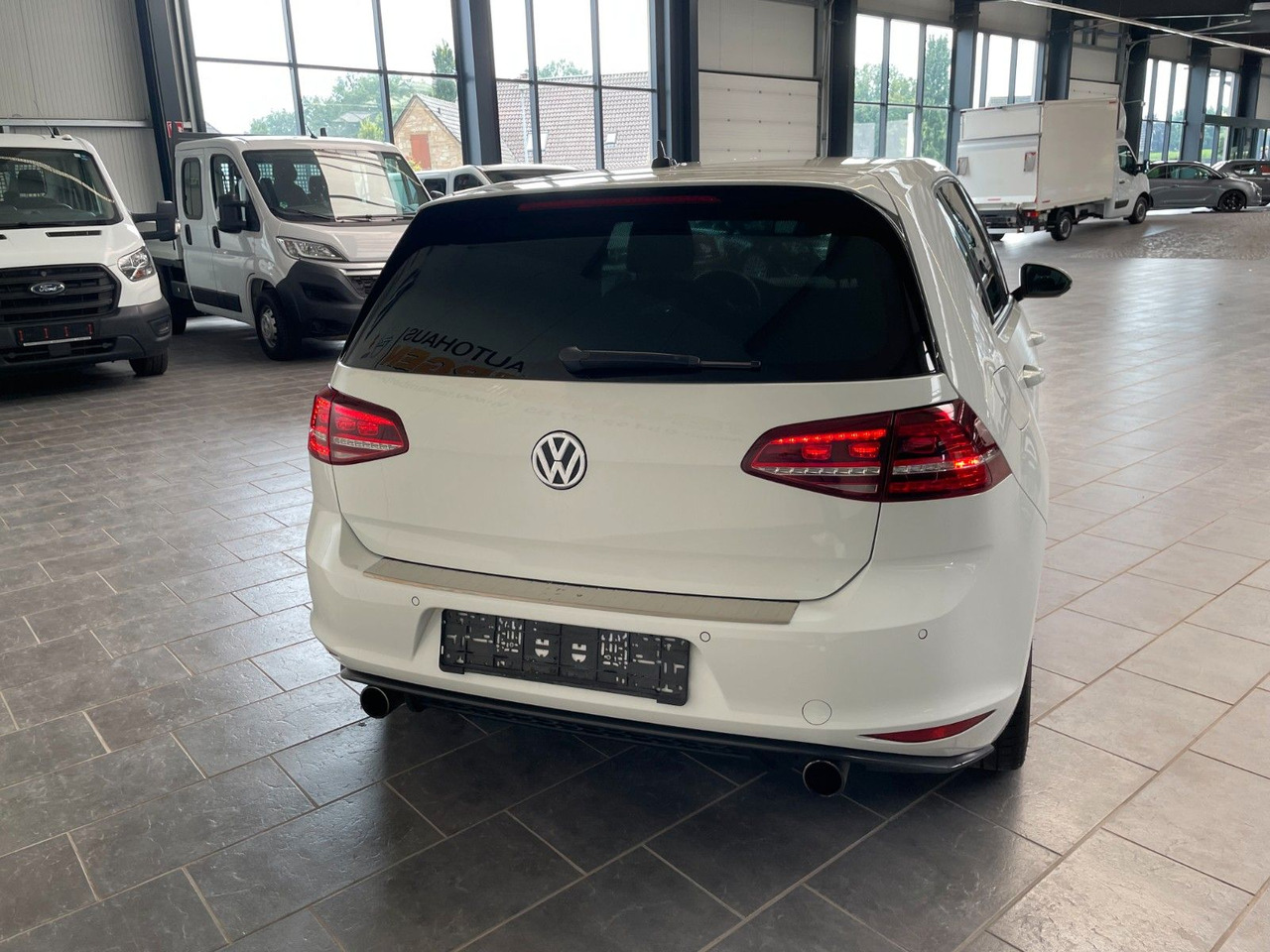 Volkswagen Golf VII GTI Performance BMT /Alu -Winterreifen - סדאן: תמונה 4 Volkswagen Golf VII GTI Performance BMT /Alu -Winterreifen - סדאן: תמונה 4