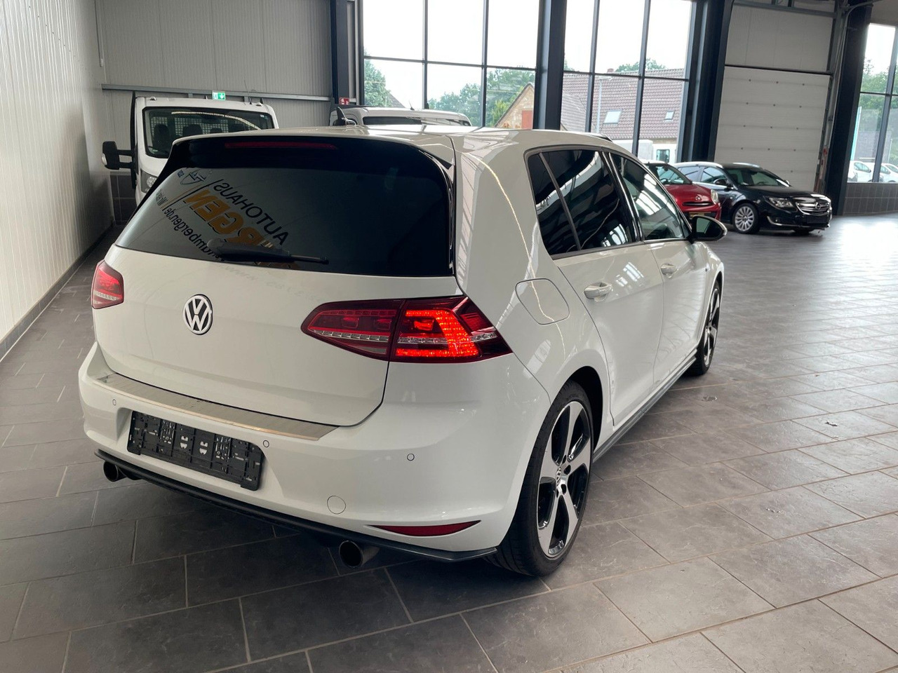 Volkswagen Golf VII GTI Performance BMT /Alu -Winterreifen - סדאן: תמונה 3 Volkswagen Golf VII GTI Performance BMT /Alu -Winterreifen - סדאן: תמונה 3