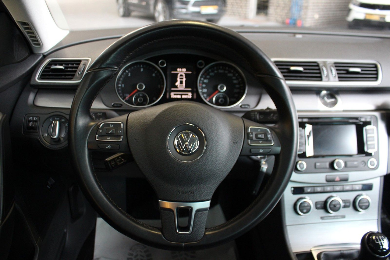 חָדָשׁ סדאן Volkswagen Passat Comfortline BlueMotion Navi PDC: תמונה 15