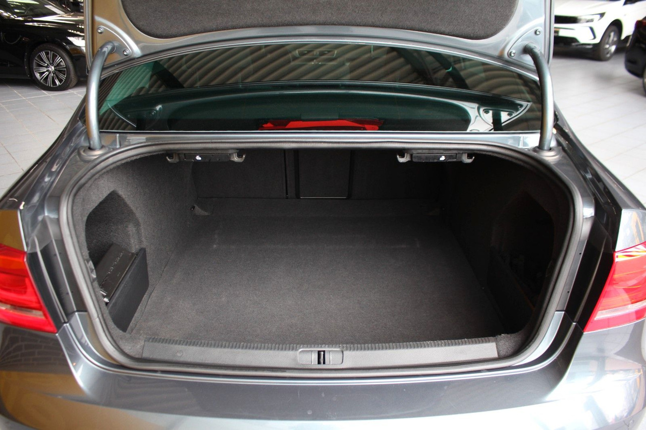 חָדָשׁ סדאן Volkswagen Passat Comfortline BlueMotion Navi PDC: תמונה 9