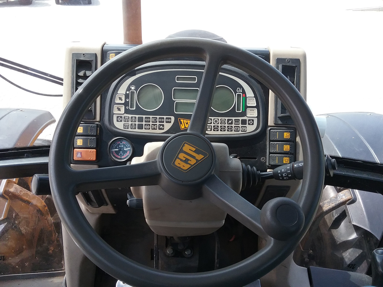 JCB Fastrac 2115 - טרקטור חקלאי: תמונה 5 JCB Fastrac 2115 - טרקטור חקלאי: תמונה 5