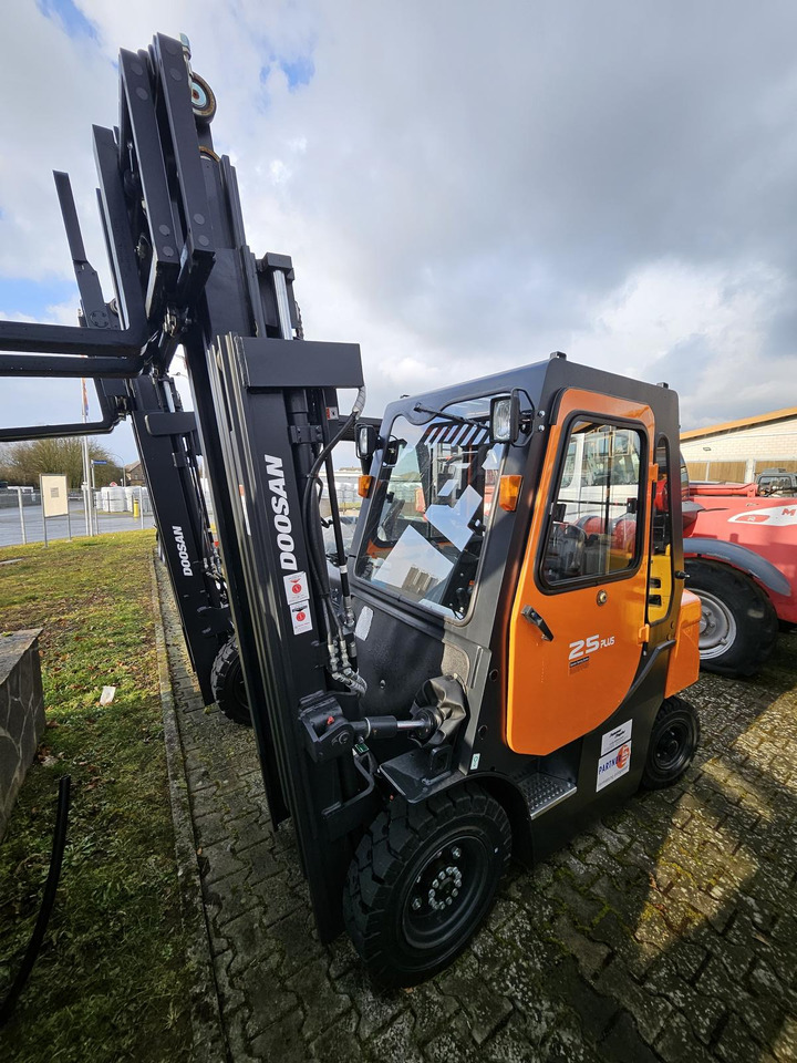 Doosan G25GP - מלגזת LPG: תמונה 1 Doosan G25GP - מלגזת LPG: תמונה 1