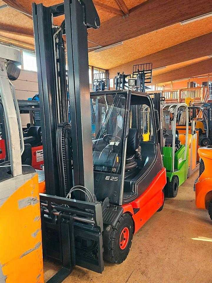 Linde E25 - מלגזה חשמלית: תמונה 1 Linde E25 - מלגזה חשמלית: תמונה 1