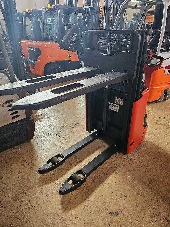 Linde L12 - מערים: תמונה 2 Linde L12 - מערים: תמונה 2