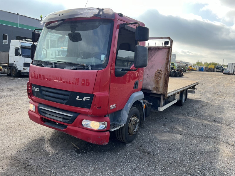 DAF LF45 210 - משאית צד נופל/ שטוחה: תמונה 1 DAF LF45 210 - משאית צד נופל/ שטוחה: תמונה 1