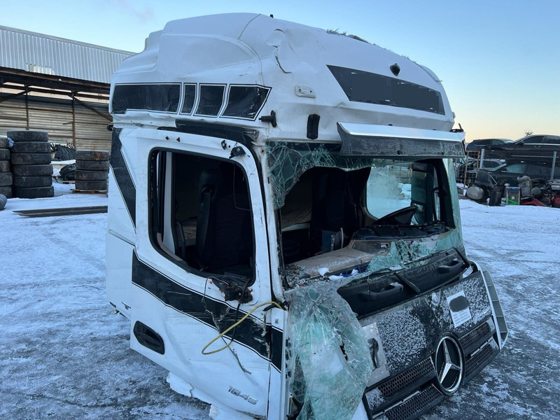 Mercedes-Benz Actros MP4 - תא ופנים הרכב: תמונה 2 Mercedes-Benz Actros MP4 - תא ופנים הרכב: תמונה 2