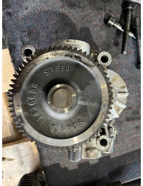 Scania 2092332 - משאבת שמן: תמונה 1 Scania 2092332 - משאבת שמן: תמונה 1