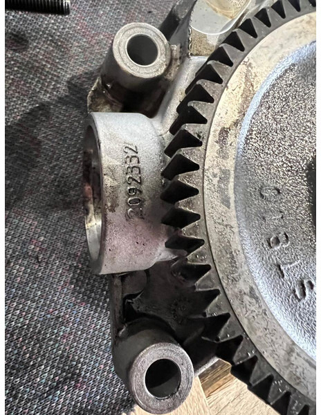 Scania 2092332 - משאבת שמן: תמונה 5 Scania 2092332 - משאבת שמן: תמונה 5