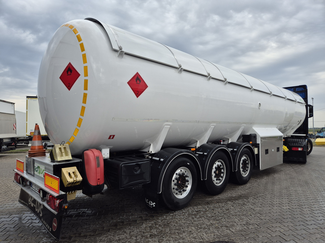 BC-LDS EMERSON/ propane/ butane/ lpg/ gpl - סמיטריילר מכל: תמונה 1 BC-LDS EMERSON/ propane/ butane/ lpg/ gpl - סמיטריילר מכל: תמונה 1