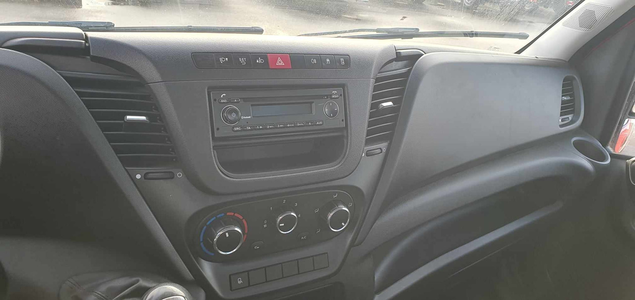 IVECO Daily - כלי רכב מסחרי מזהיר: תמונה 5 IVECO Daily - כלי רכב מסחרי מזהיר: תמונה 5