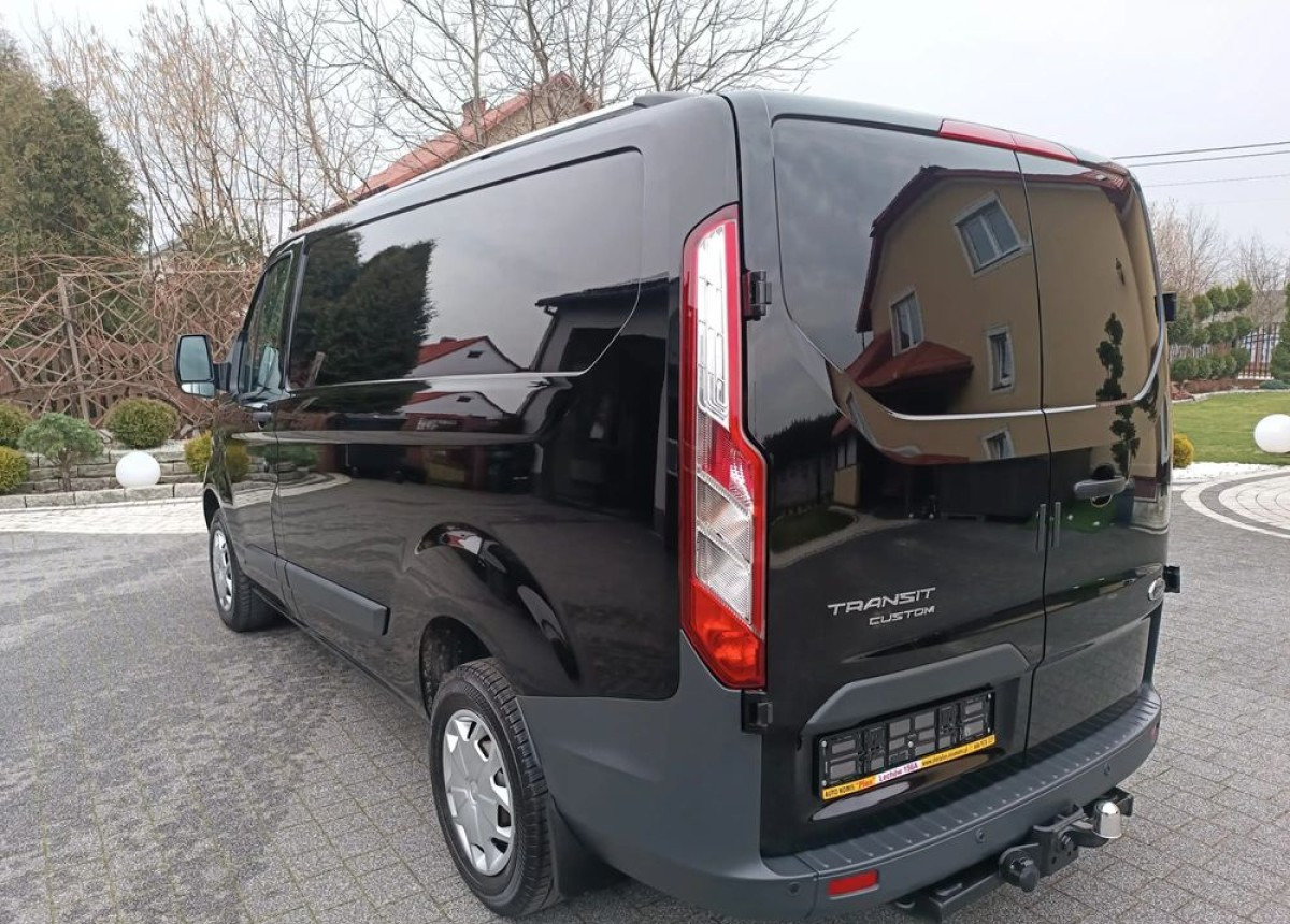 Ford Custon 2.0 130ps. z Niemiec Serwisowany w ASO Stan jak Nowy - כלי רכב מסחרי עם לוח: תמונה 5 Ford Custon 2.0 130ps. z Niemiec Serwisowany w ASO Stan jak Nowy - כלי רכב מסחרי עם לוח: תמונה 5