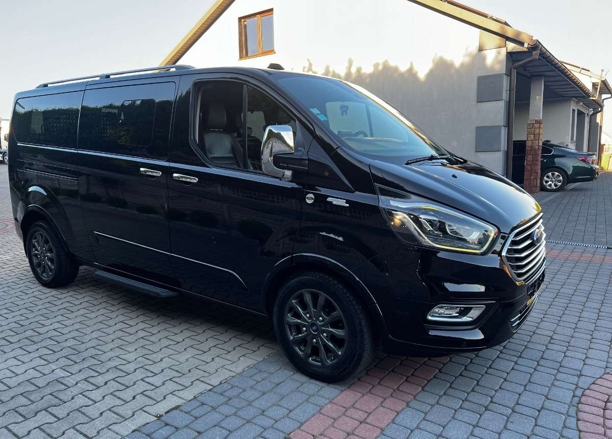 Ford Tourneo Custom Turneo Tytanium X specjalistyczny dla Inwalidów - מיניבוס, כלי רכב מסחרי לנוסעים: תמונה 3 Ford Tourneo Custom Turneo Tytanium X specjalistyczny dla Inwalidów - מיניבוס, כלי רכב מסחרי לנוסעים: תמונה 3