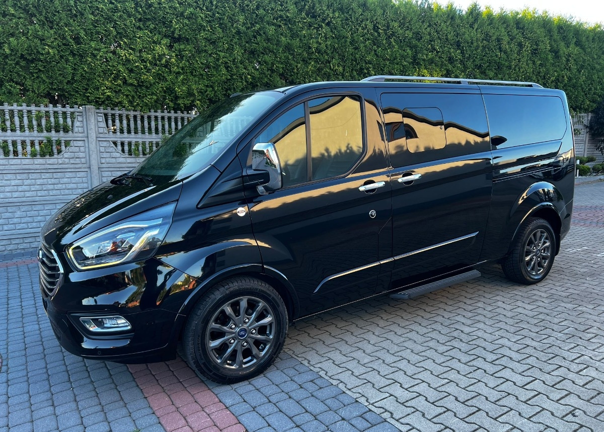 Ford Tourneo Custom Turneo Tytanium X specjalistyczny dla Inwalidów - מיניבוס, כלי רכב מסחרי לנוסעים: תמונה 2 Ford Tourneo Custom Turneo Tytanium X specjalistyczny dla Inwalidów - מיניבוס, כלי רכב מסחרי לנוסעים: תמונה 2