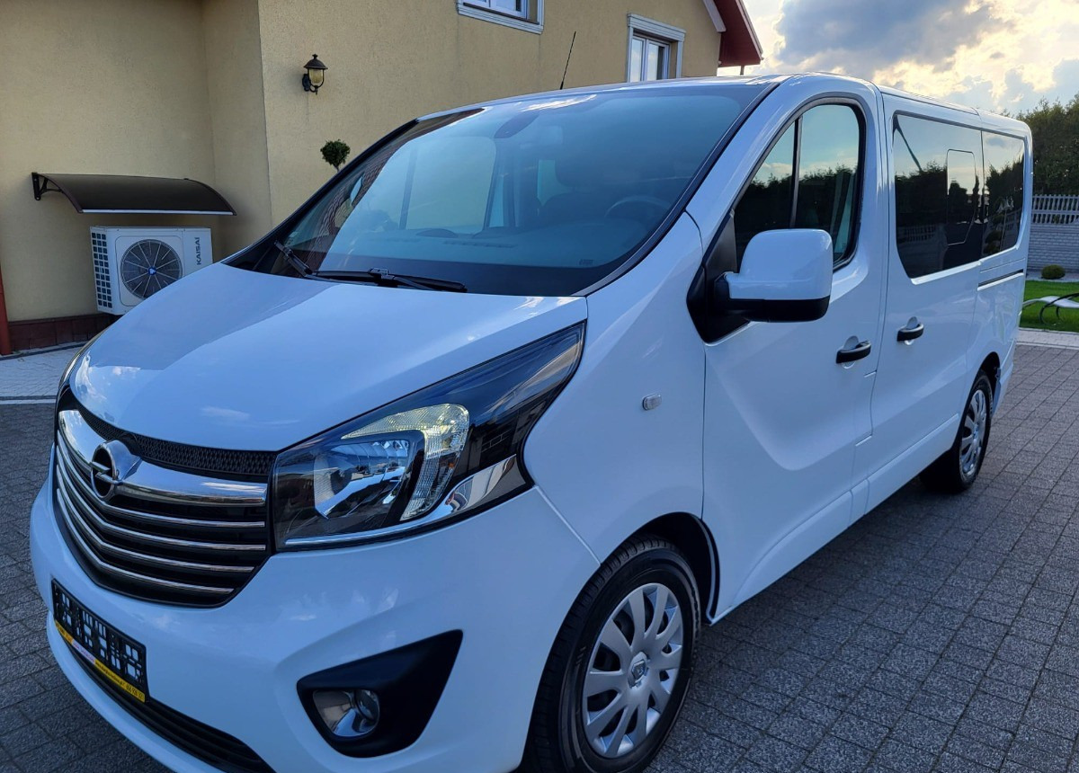 Opel Vivaro bogato doposażone serwisowane Zarejstrowane - כלי רכב מסחרי לנוסעים: תמונה 1 Opel Vivaro bogato doposażone serwisowane Zarejstrowane - כלי רכב מסחרי לנוסעים: תמונה 1