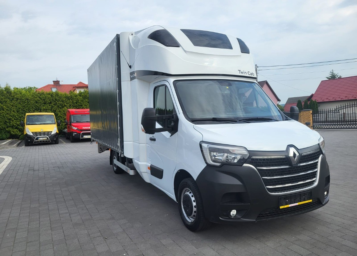 Renault 10 europalet kabina XXL 2x spania Master jak Nowy Kabina 2xspanie - כלי רכב מסחרי עם וילונות צד: תמונה 4 Renault 10 europalet kabina XXL 2x spania Master jak Nowy Kabina 2xspanie - כלי רכב מסחרי עם וילונות צד: תמונה 4