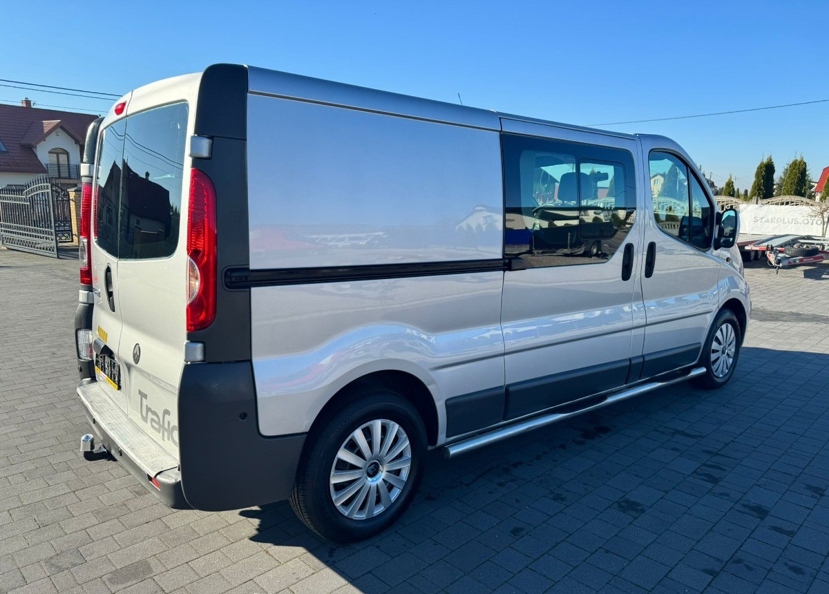 Renault Trafic 2.5 150ps 5- osobowy Doka Stan B. Dobry - כלי רכב מסחרי קומבי: תמונה 2 Renault Trafic 2.5 150ps 5- osobowy Doka Stan B. Dobry - כלי רכב מסחרי קומבי: תמונה 2