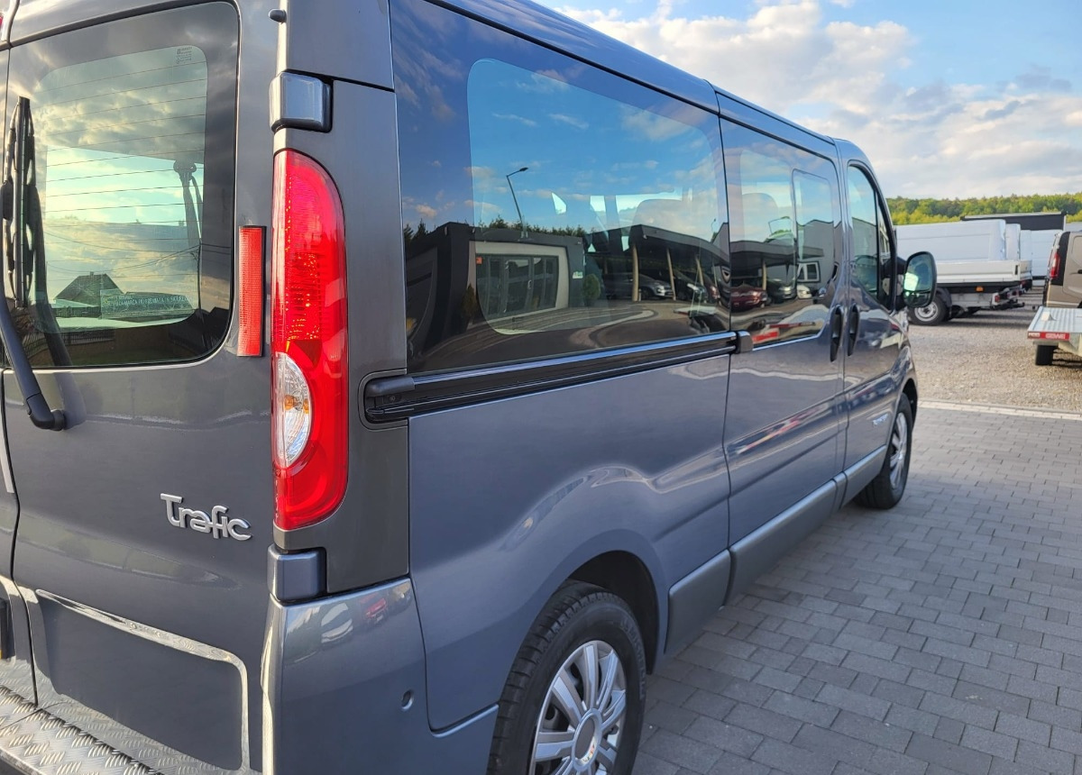 Renault Trafic 9 -osobowy Salon Polska I właściciel Bezwypadkowy Lakier - מיניבוס, כלי רכב מסחרי לנוסעים: תמונה 3 Renault Trafic 9 -osobowy Salon Polska I właściciel Bezwypadkowy Lakier - מיניבוס, כלי רכב מסחרי לנוסעים: תמונה 3