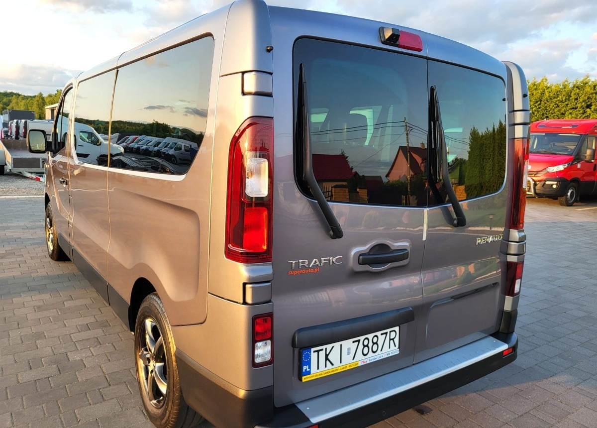 Renault Trafic Long 9-osobowy 2.0 150ps. - כלי רכב מסחרי קומבי: תמונה 4 Renault Trafic Long 9-osobowy 2.0 150ps. - כלי רכב מסחרי קומבי: תמונה 4
