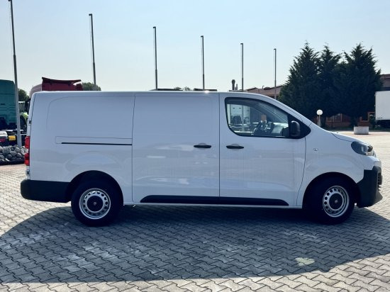 Fiat Scudo (L2) M BlueDHi 120 6-Gang inkl. NOVA - כלי רכב מסחרי עם לוח: תמונה 4 Fiat Scudo (L2) M BlueDHi 120 6-Gang inkl. NOVA - כלי רכב מסחרי עם לוח: תמונה 4