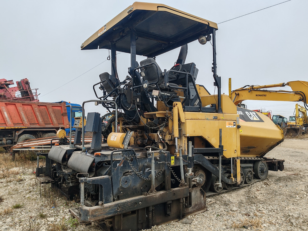 Caterpillar AP555E - מפיץ אספלט: תמונה 1 Caterpillar AP555E - מפיץ אספלט: תמונה 1