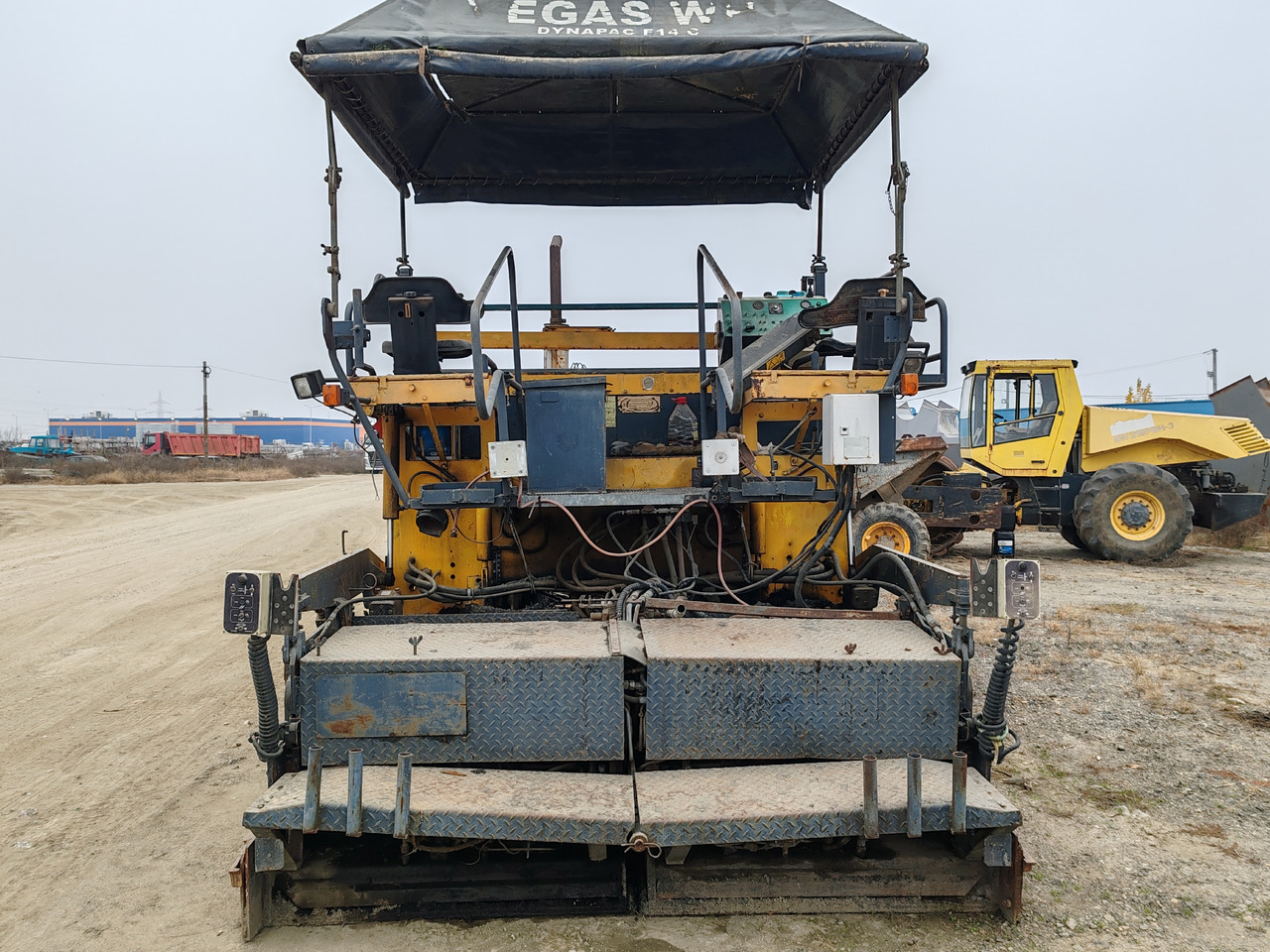 Dynapac F14C - מפיץ אספלט: תמונה 4 Dynapac F14C - מפיץ אספלט: תמונה 4