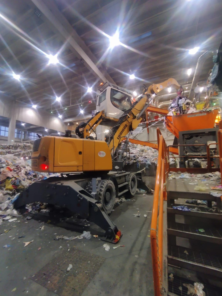 Liebherr LH22 M Litronic - מטפל בפסולת/ תעשייתי: תמונה 5 Liebherr LH22 M Litronic - מטפל בפסולת/ תעשייתי: תמונה 5