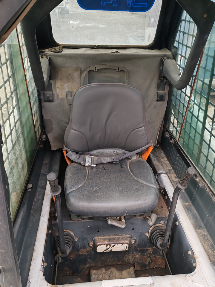 מעמיס רצועות קומפקטי Takeuchi TL140: תמונה 9