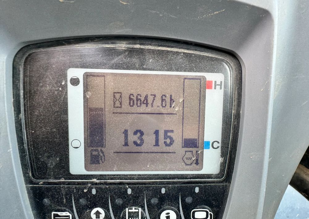 מחפר סורק Kubota U48-4: תמונה 6