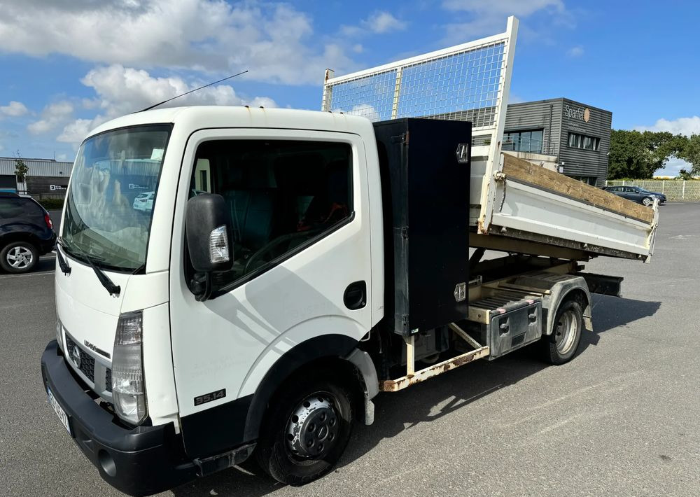 Nissan NT400 - מזהיר: תמונה 1 Nissan NT400 - מזהיר: תמונה 1