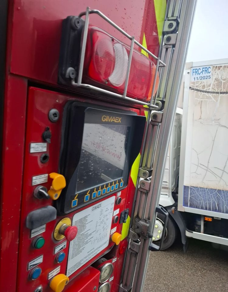משאית אש Renault MIDLUM 270 DXI: תמונה 9