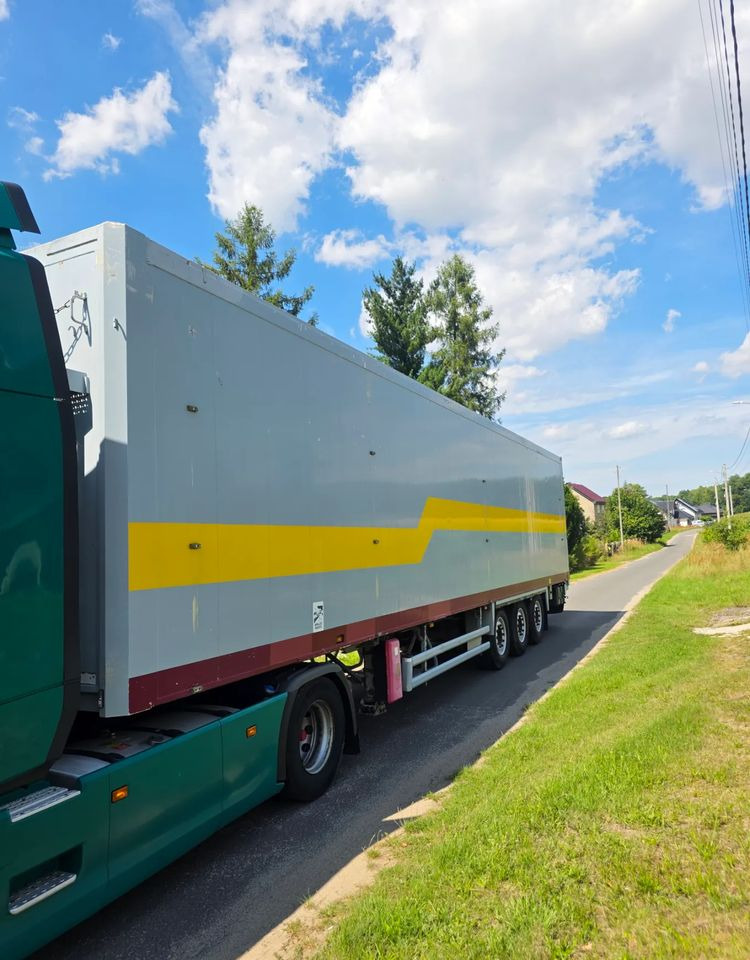 Stas S3-SZ334V - סמיטריילר עם רצפת הליכה: תמונה 1 Stas S3-SZ334V - סמיטריילר עם רצפת הליכה: תמונה 1