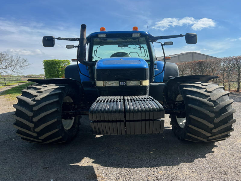 New Holland TM175 - מכונת בנייה: תמונה 3 New Holland TM175 - מכונת בנייה: תמונה 3
