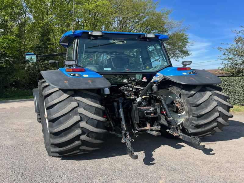 New Holland TM175 - מכונת בנייה: תמונה 4 New Holland TM175 - מכונת בנייה: תמונה 4