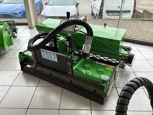 R2 MTZ-135 - מכונת בנייה: תמונה 3 R2 MTZ-135 - מכונת בנייה: תמונה 3