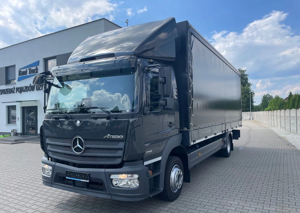 Mercedes-Benz ATEGO 1218 - משאית וילונות צד: תמונה 1 Mercedes-Benz ATEGO 1218 - משאית וילונות צד: תמונה 1