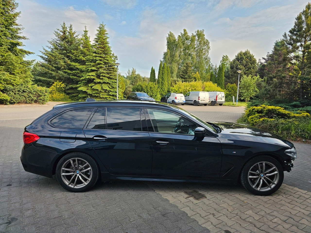 BMW 520 d M Packet Luftsitze Harman-K TOP Ausstatt. - מכונית: תמונה 5 BMW 520 d M Packet Luftsitze Harman-K TOP Ausstatt. - מכונית: תמונה 5
