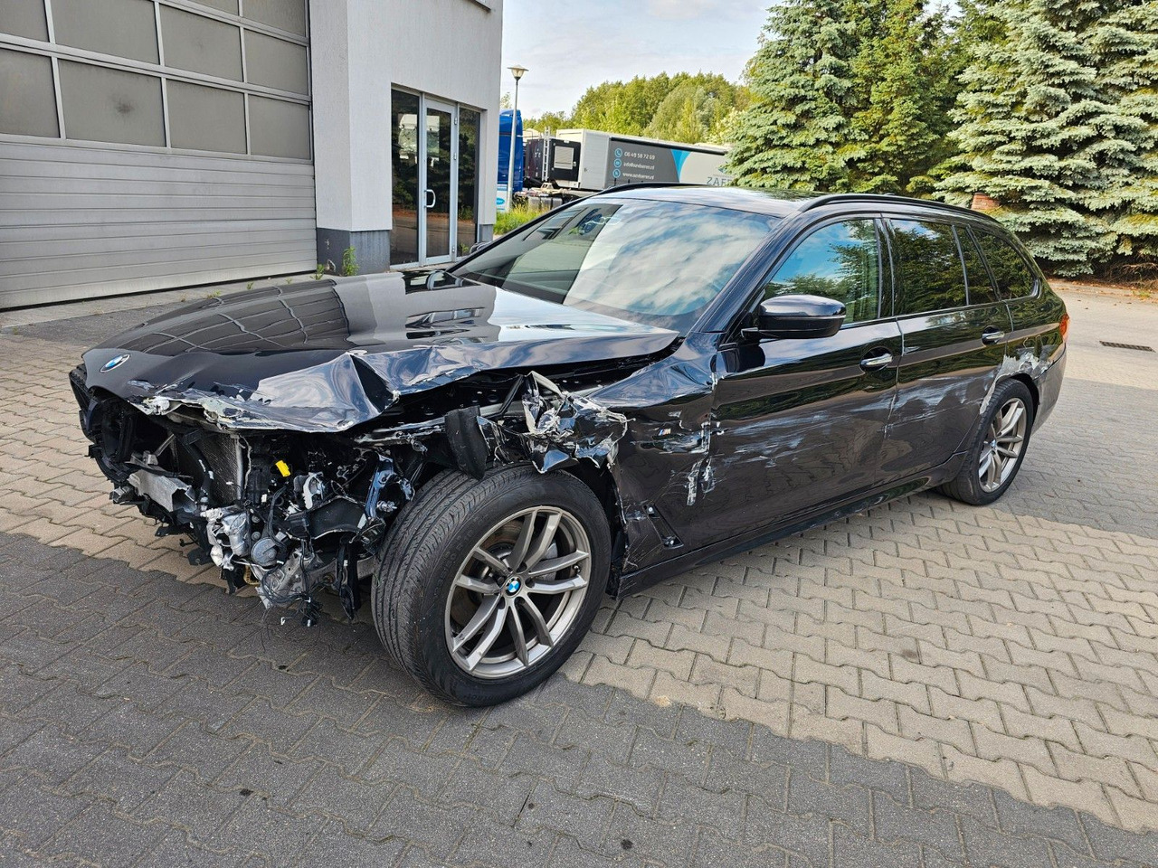 BMW 520 d M Packet Luftsitze Harman-K TOP Ausstatt. - מכונית: תמונה 2 BMW 520 d M Packet Luftsitze Harman-K TOP Ausstatt. - מכונית: תמונה 2