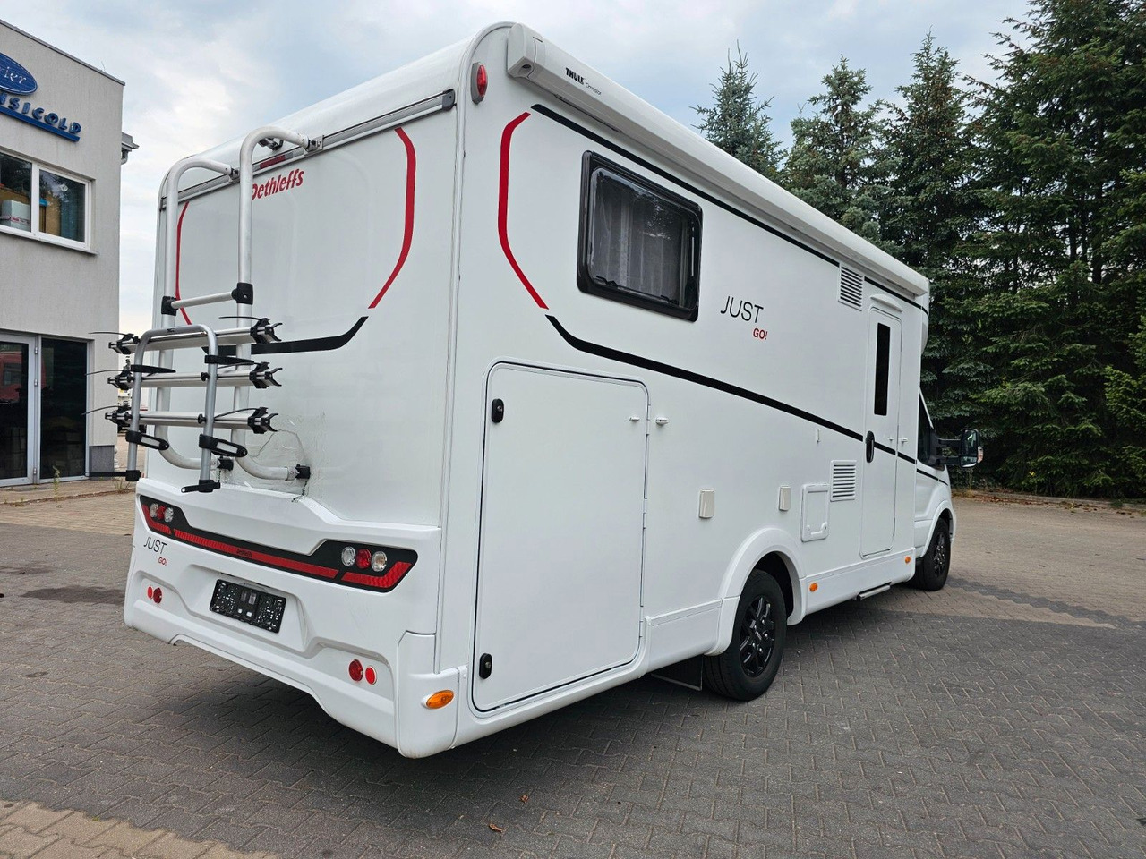 Dethleffs JUST GO T7055 EB Winter 4xBett Elektr.Hubbet - רכב ממונע חצי-משולב: תמונה 4 Dethleffs JUST GO T7055 EB Winter 4xBett Elektr.Hubbet - רכב ממונע חצי-משולב: תמונה 4
