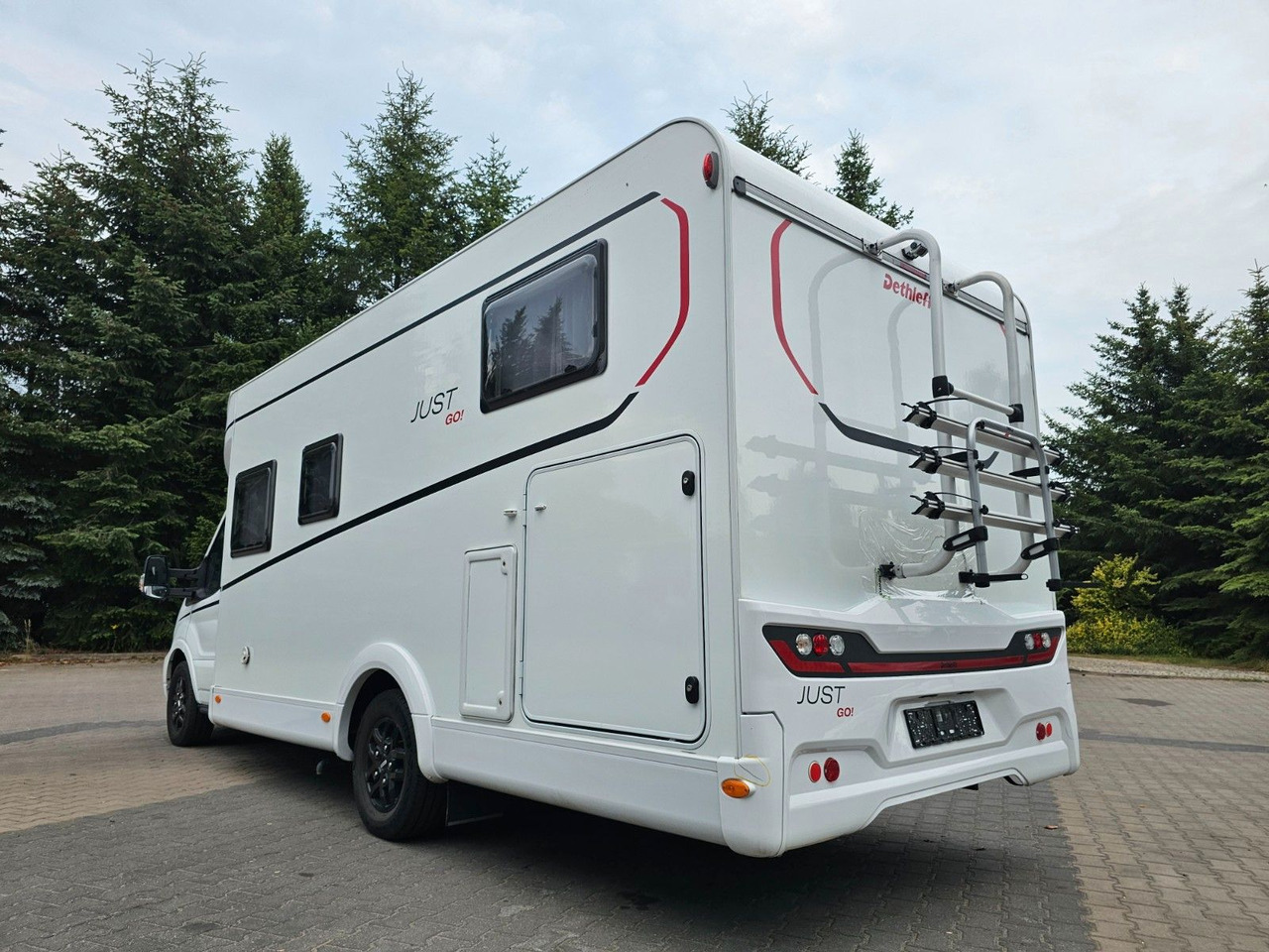 Dethleffs JUST GO T7055 EB Winter 4xBett Elektr.Hubbet - רכב ממונע חצי-משולב: תמונה 3 Dethleffs JUST GO T7055 EB Winter 4xBett Elektr.Hubbet - רכב ממונע חצי-משולב: תמונה 3
