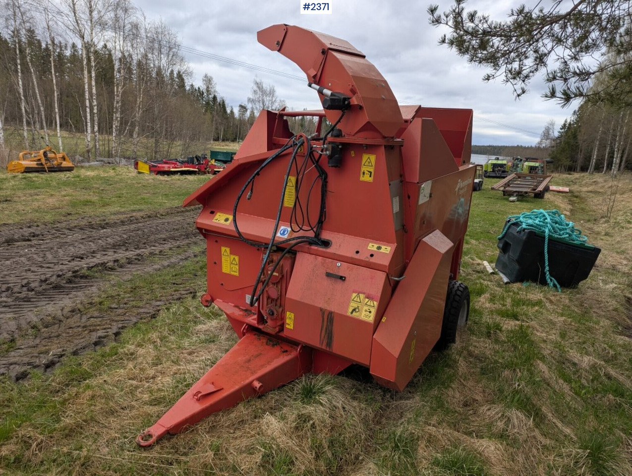 Bale cutter / Feed shredder Kverneland Taarup 853 - ציוד חציר ומספוא: תמונה 2 Bale cutter / Feed shredder Kverneland Taarup 853 - ציוד חציר ומספוא: תמונה 2