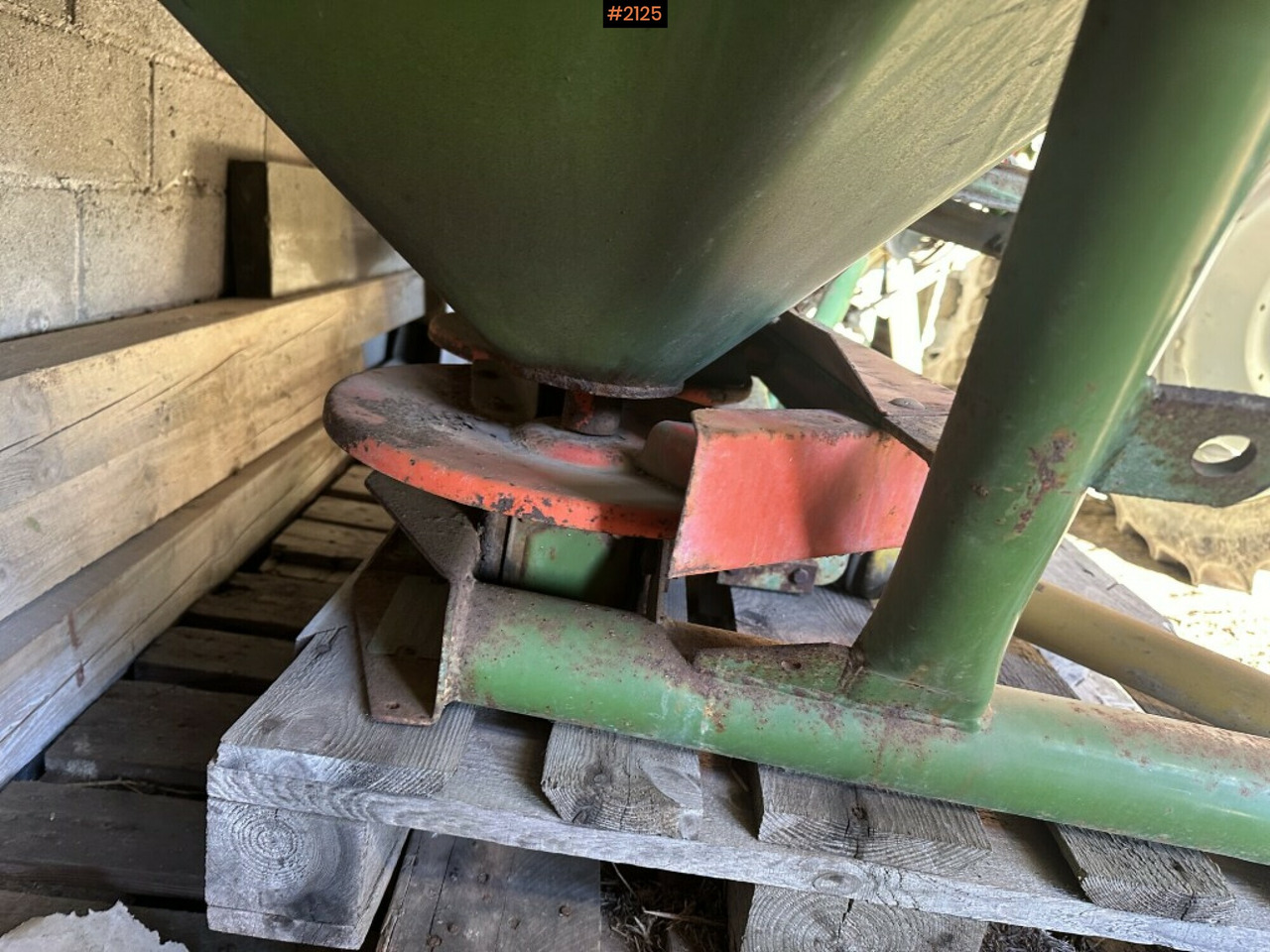 מפזרת דשן Fertilizer spreader: תמונה 6