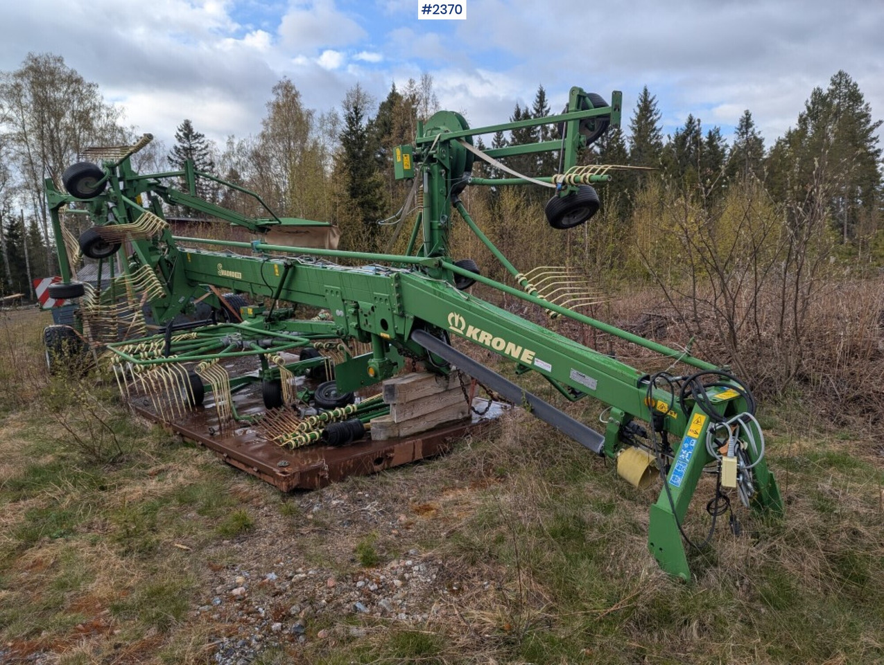 Rotary Rake Krone Swadro 1010 - ציוד חציר ומספוא: תמונה 1 Rotary Rake Krone Swadro 1010 - ציוד חציר ומספוא: תמונה 1