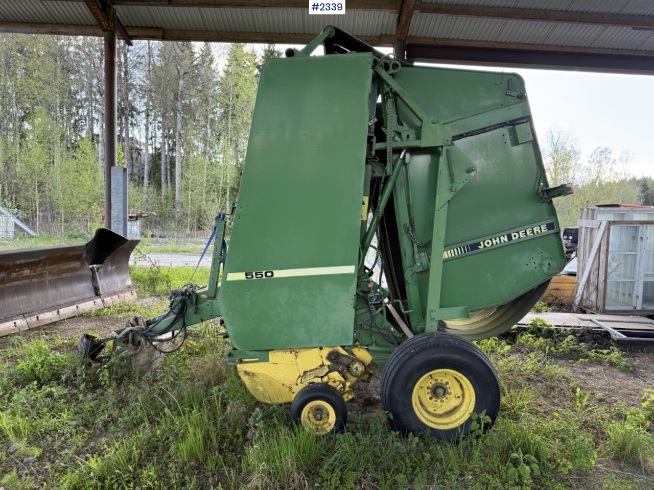 Round baler, John Deere 550 - ציוד חציר ומספוא: תמונה 2 Round baler, John Deere 550 - ציוד חציר ומספוא: תמונה 2